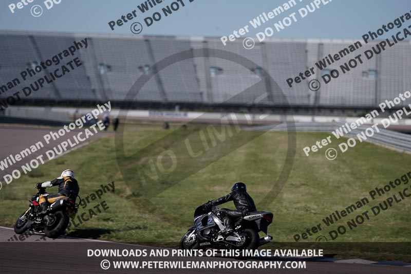 Rockingham no limits trackday;enduro digital images;event digital images;eventdigitalimages;no limits trackdays;peter wileman photography;racing digital images;rockingham raceway northamptonshire;rockingham trackday photographs;trackday digital images;trackday photos